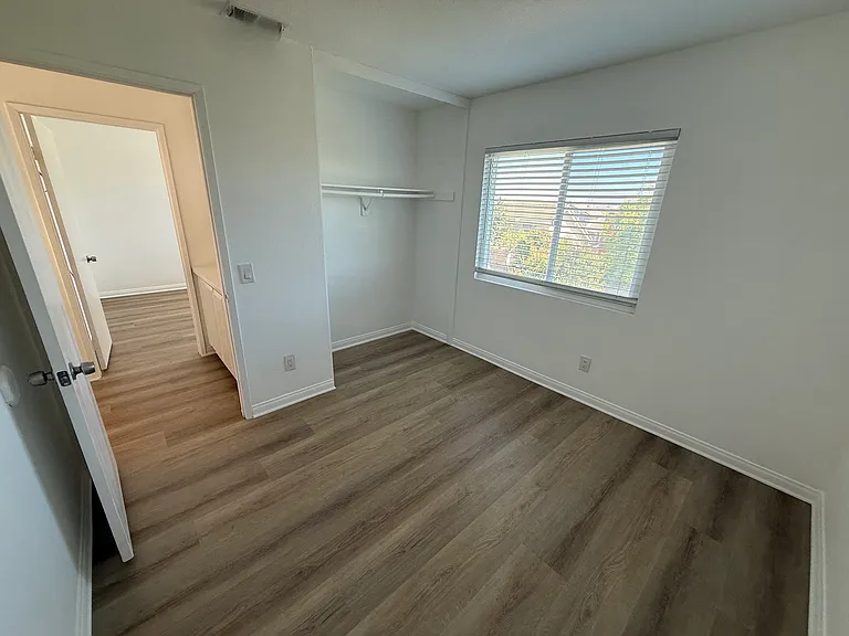 9011 Tanglewood Dr — Photo 16