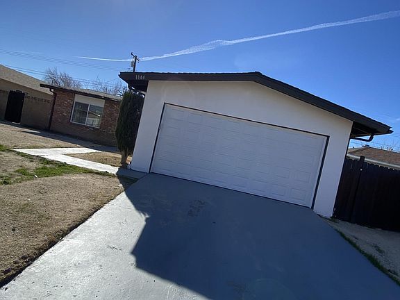 3rd image of 1144 W Avenue J10