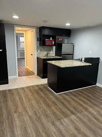 1 bed, 1.0 bath, $1,750 — Photo 3
