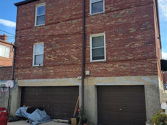 2nd image of 3947 Jamieson Ave