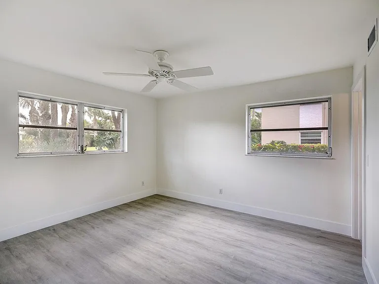 18081 SE Country Club Dr #265 — Photo 6