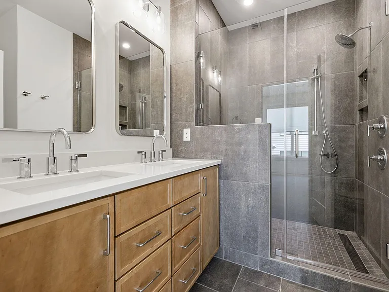403 Chatham View Rd — Photo 22