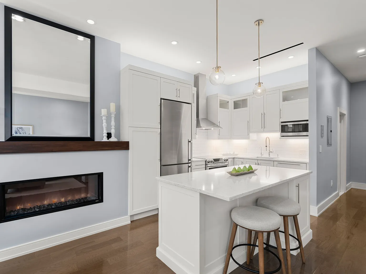 2 bed, 867 sqft, $5,300 — Photo 4