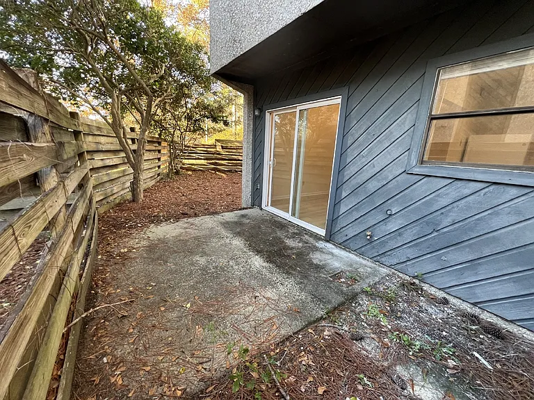 803 Kelly Dr — Photo 13