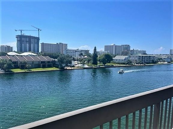 4th image of 2900 NE 14th Street Causeway #507