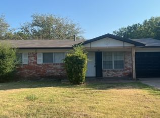 1700 Trent Dr, Arlington, TX