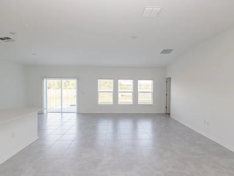 1482 Austin St — Photo 10