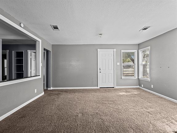 4th image of 736 Angus Dr