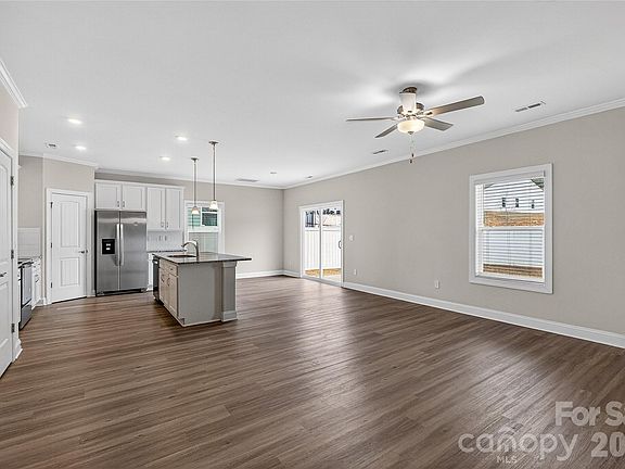 5th image of 104 Milliner Pl