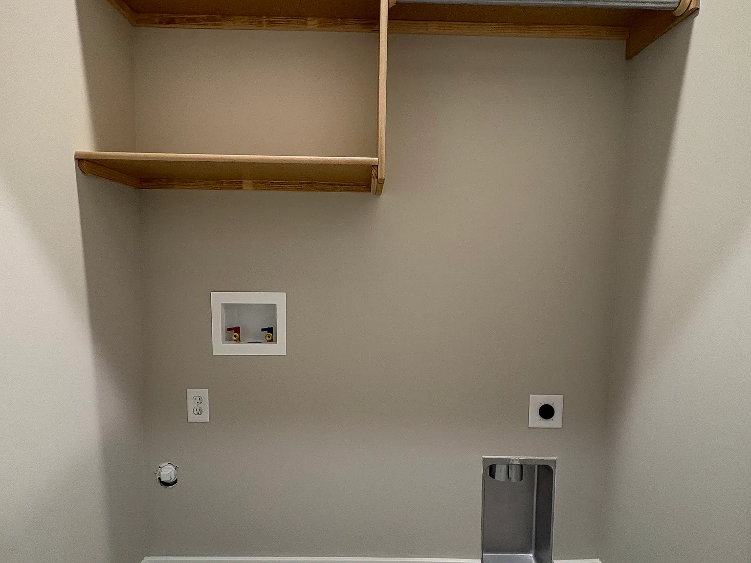 12805 E Blake St — Photo 4