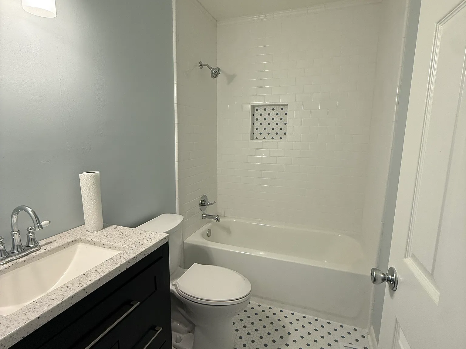 2 bed, 1032 sqft, $2,000 — Photo 2