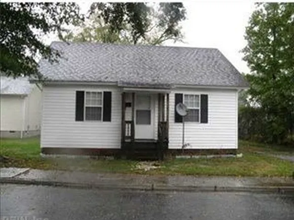 410 Hall St, Franklin, VA 23851