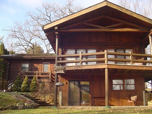 CUSTOM LOG HOME