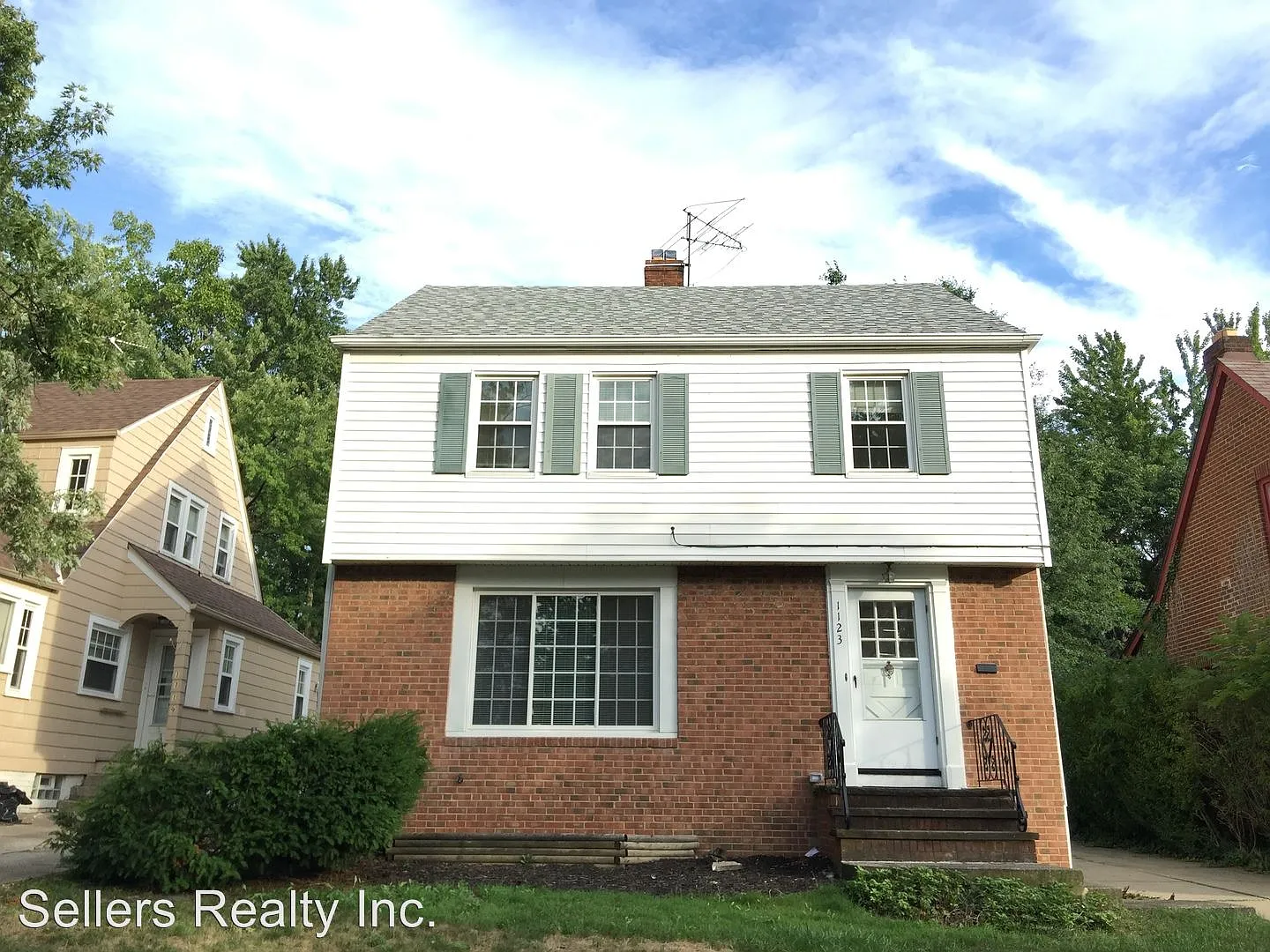 1123 Castleton Rd photo 1