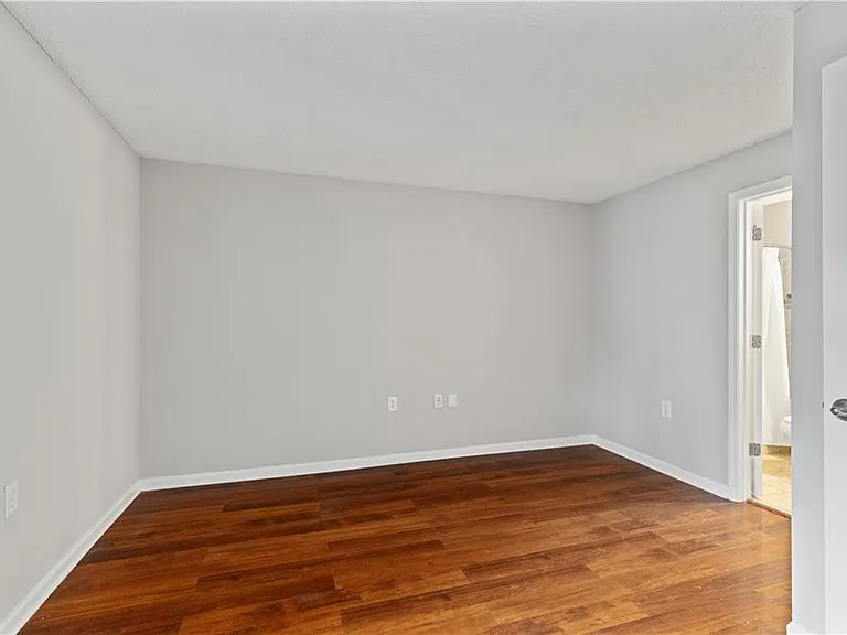 640 Granville Ct — Photo 18