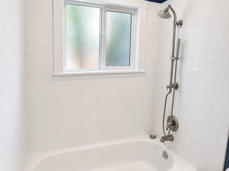2111 E John St #104 — Photo 14