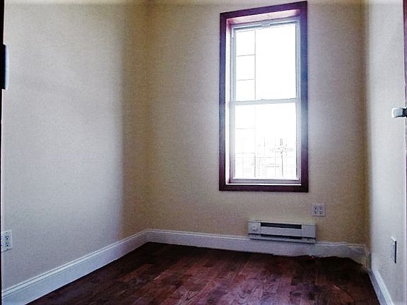 5th image of 325 Stanhope St APT 2