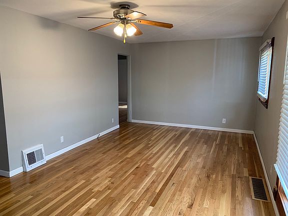 4th image of 2304 Pecan Dr