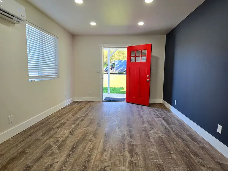 13-15 Brenton Ln — Photo 5