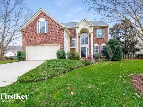 924 Clearbrook Rd, Matthews, NC 28105