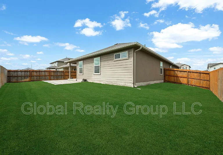 515 Diamond Shls — Photo 28