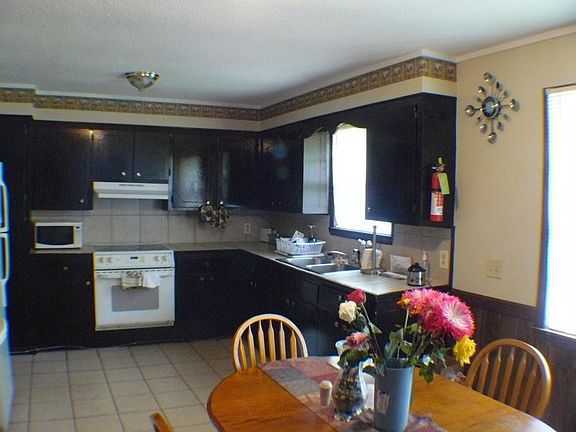 2nd image of 10 Brantley Dr