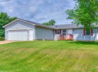 123 Carlysle Dr, Brooklyn, MI 49230