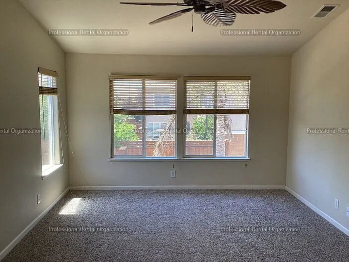 2921 W Creek Ln — Photo 16