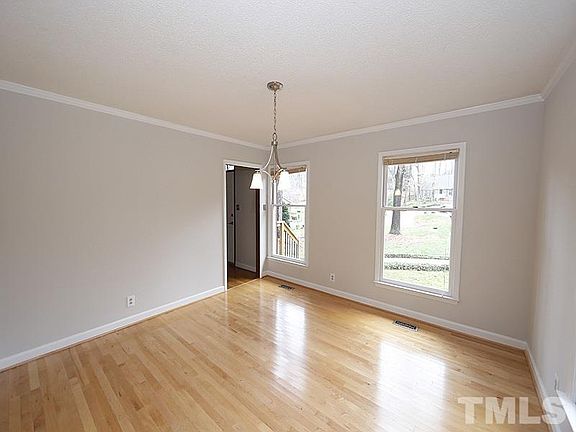 5th image of 18 Dalton Ct
