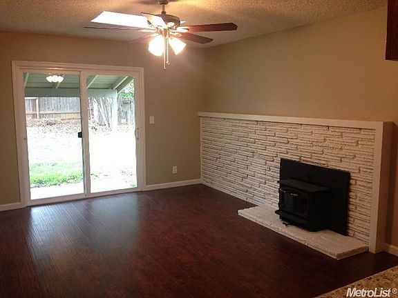4th image of 3952 Apple Blossom Way