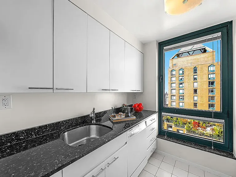 1 Irving Pl #G26D — Photo 16