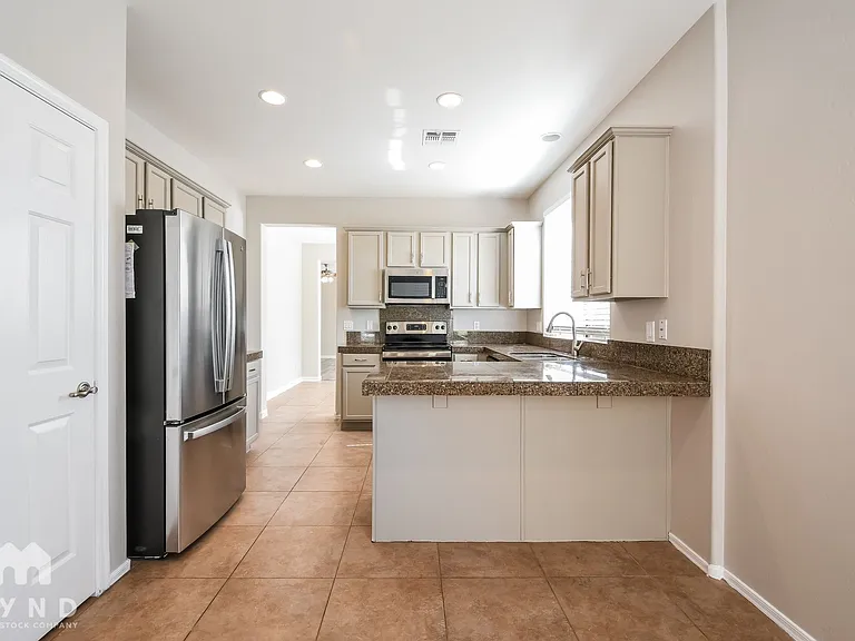 41201 N Yorktown Trl — Photo 2