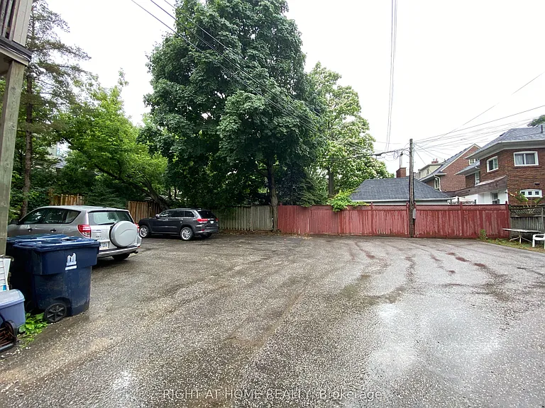 1196 Avenue Rd #LOWER — Photo 17