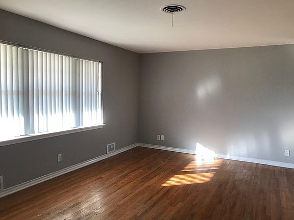 3rd image of 510 NE 4th St