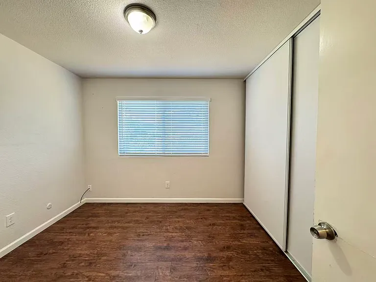 9559 Meadowgreen Cir — Photo 9