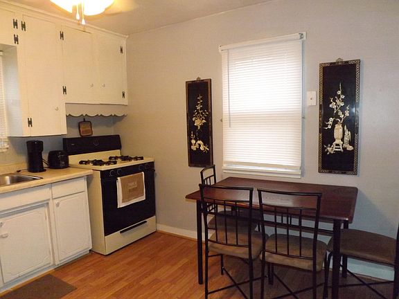 3rd image of 134 Hutchinson St