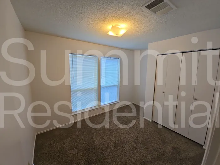 1607 Parkwood Dr — Photo 16