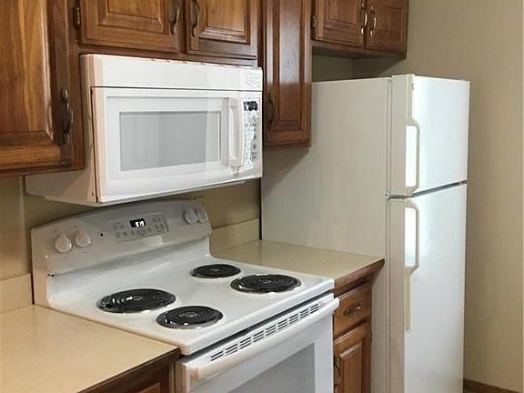 3rd image of 601 S 13th St
