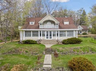 3022 Shoreline Dr, Wayzata, MN 55391