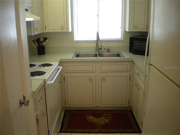 3rd image of 4500 Overlook Dr NE APT 211