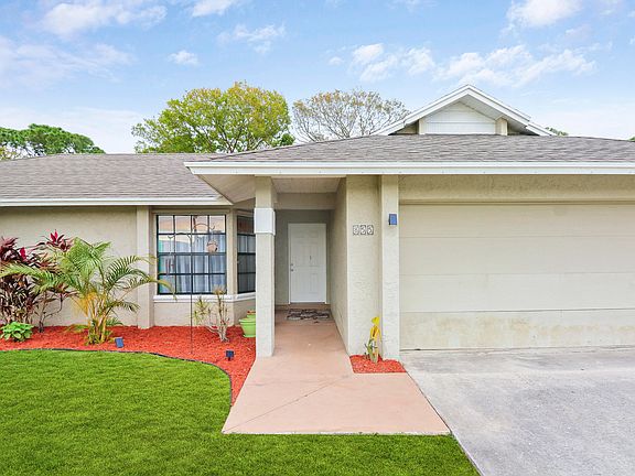 2nd image of 855 SE Polynesian Avenue