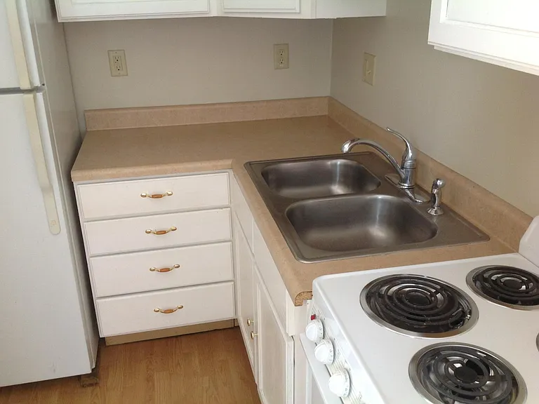 18 Ward St #C — Photo 3