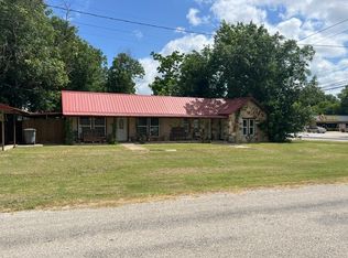 208 E 3rd St, Hico, TX 76457