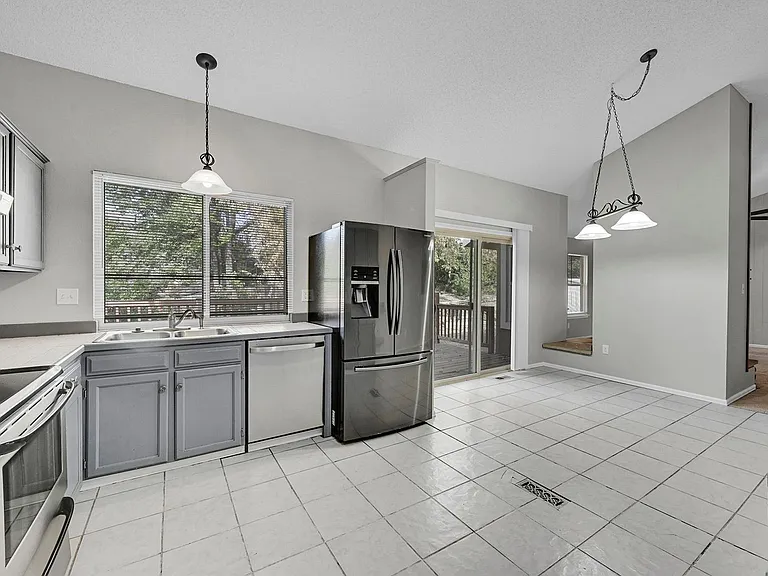 6940 Meadowwood Pl — Photo 10
