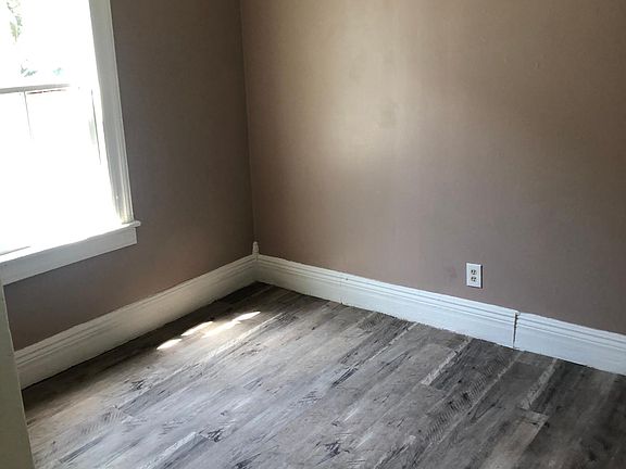 4th image of 249 Crescent Ave #2