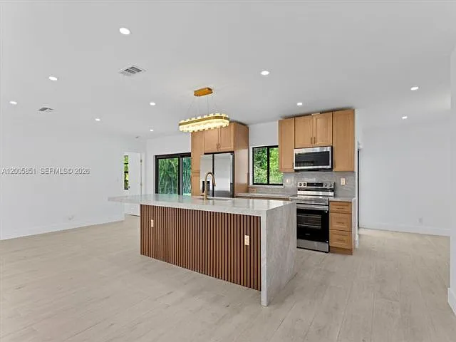 401 SW 63rd Ter — Photo 12
