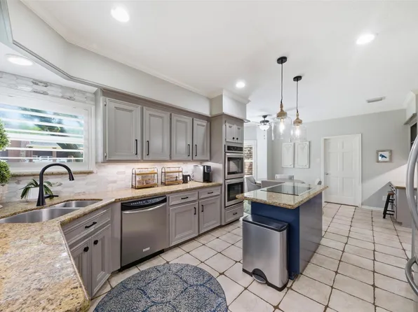 14707 Sandy Creek Dr, Houston, TX 77070