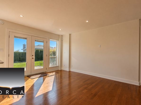 2 bedroom rental in West Vancouver — photo 6