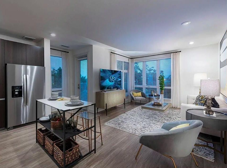 1st image of 1907 S Broadway #6