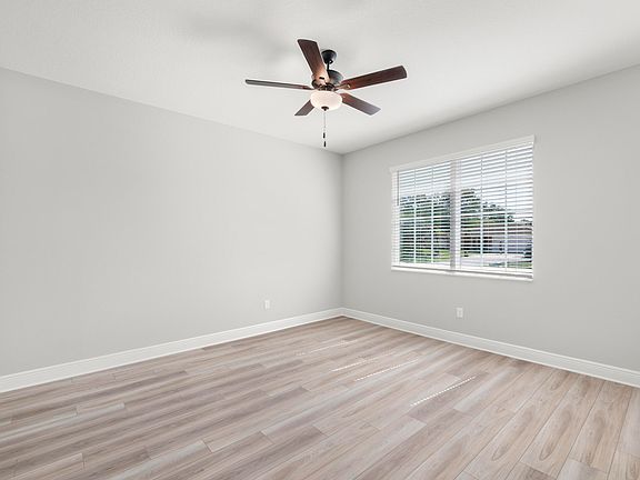 5th image of 2583 SW Chestnut Lane